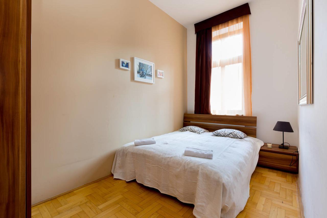 Gozsdu Court Budapest Bagian luar foto